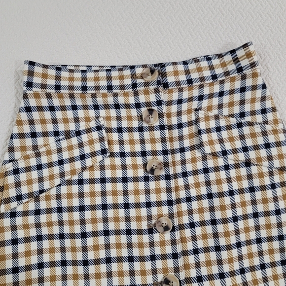 NEW H&M Plaid Button-Front Skirt Size 6 - Picture 2 of 13